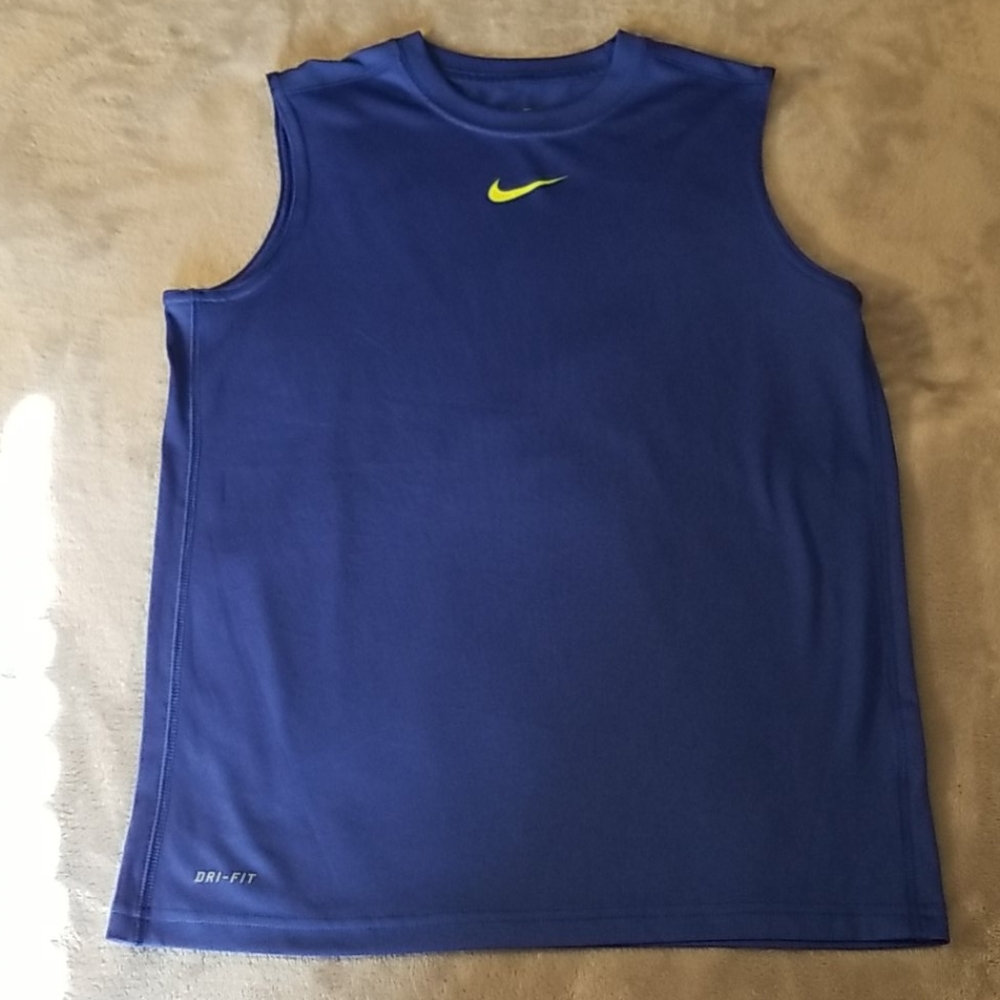 Nike Dri-Fit Woman's Size Medium Workout Shirt